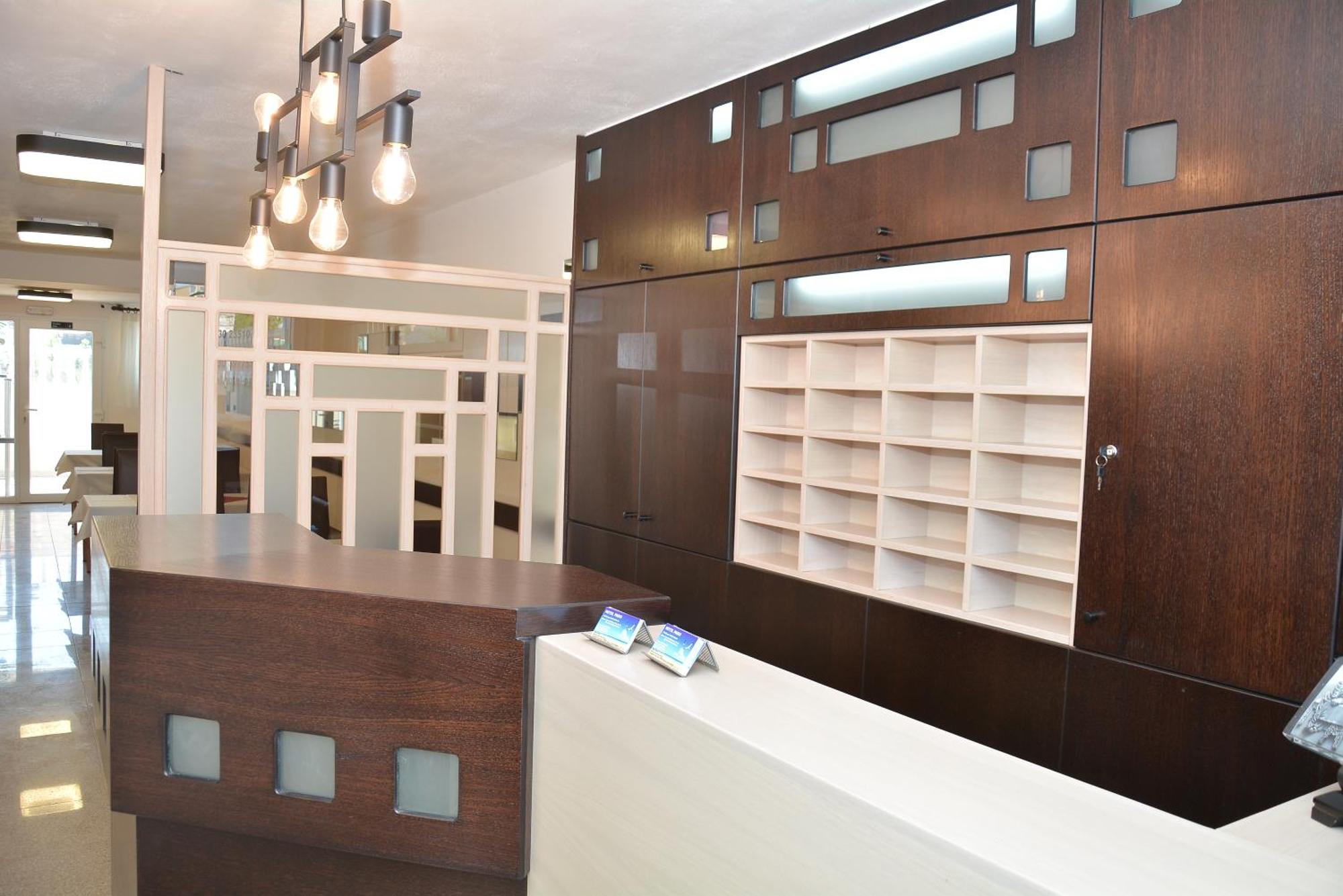 Hotel Paris Paralía Екстериор снимка