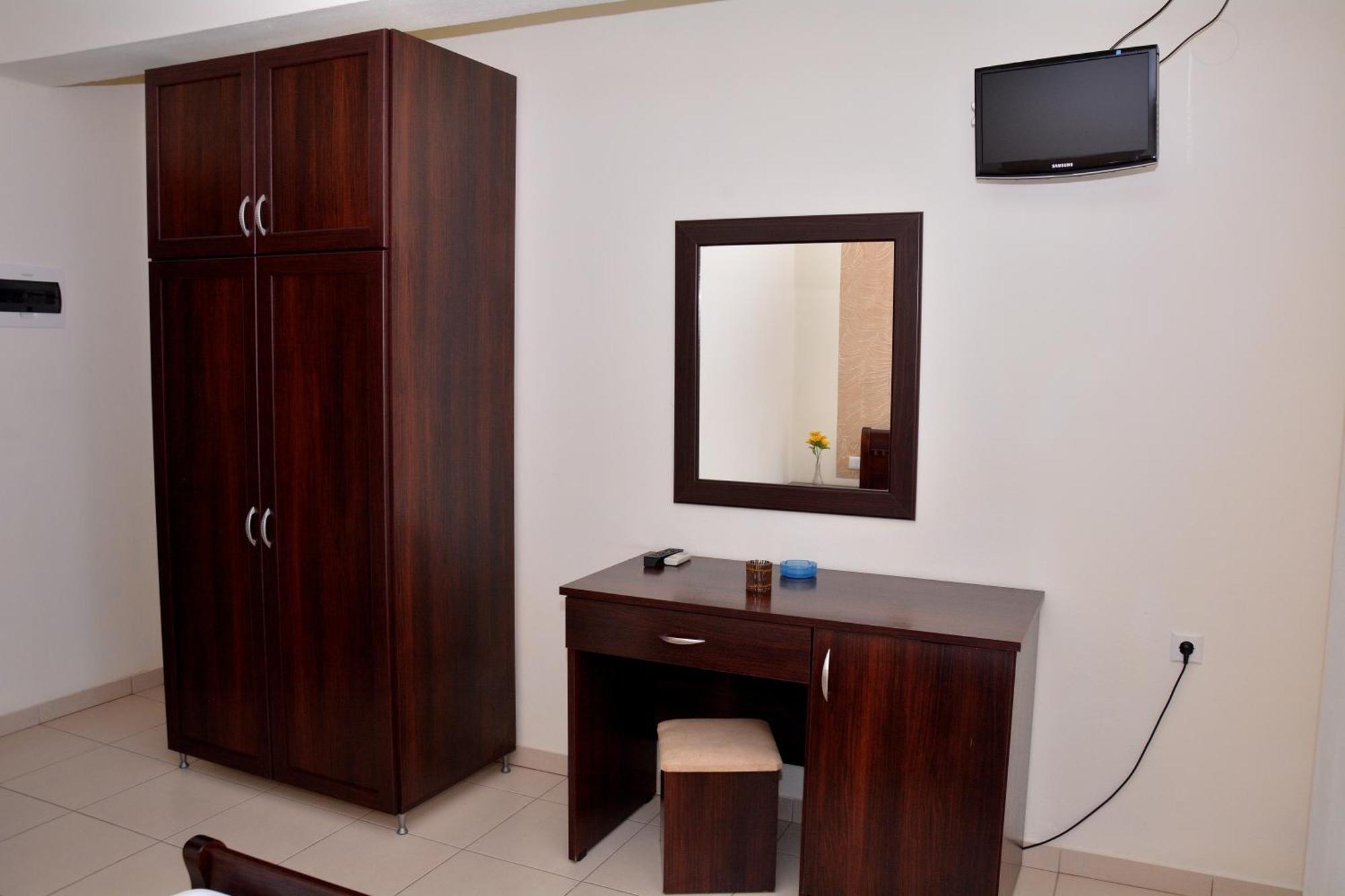 Hotel Paris Paralía Екстериор снимка